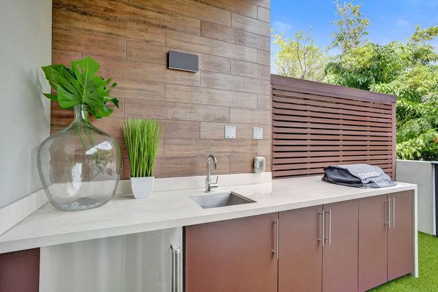 3030 N Ocean Boulevard S104, Fort Lauderdale, FL 33308