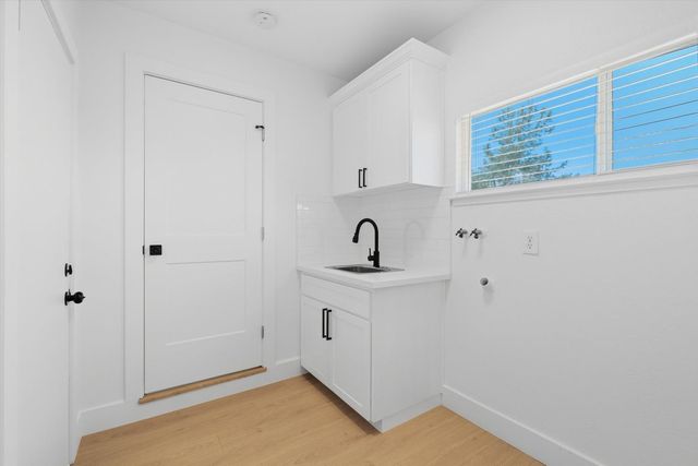 12171 Dry Creek Rd, Auburn, CA 95602