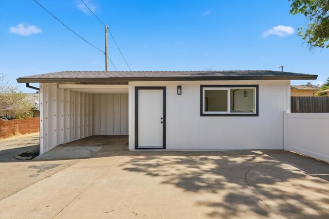 12171 Dry Creek Rd, Auburn, CA 95602