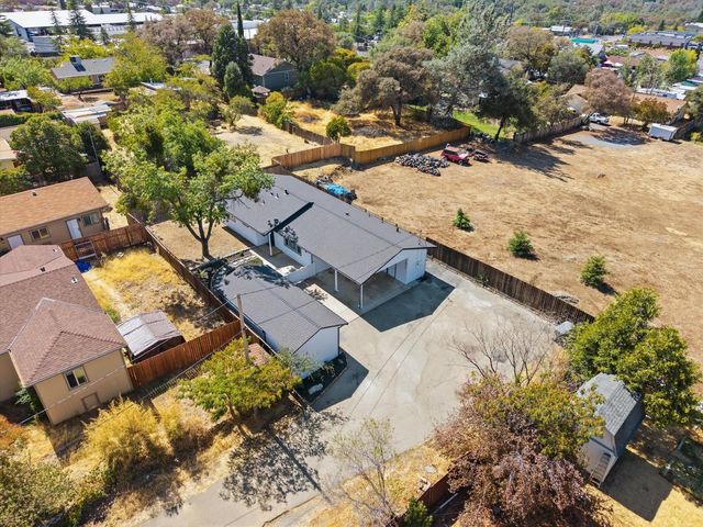 12171 Dry Creek Rd, Auburn, CA 95602
