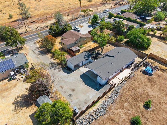 12171 Dry Creek Rd, Auburn, CA 95602