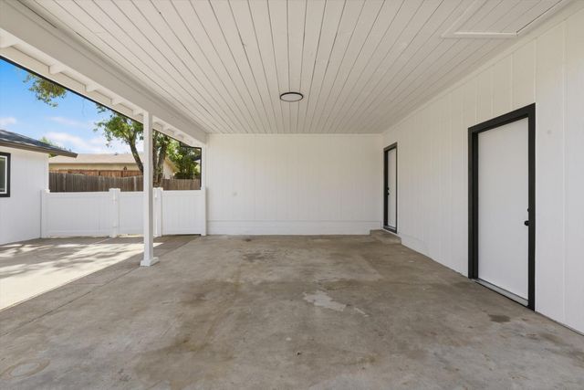 12171 Dry Creek Rd, Auburn, CA 95602
