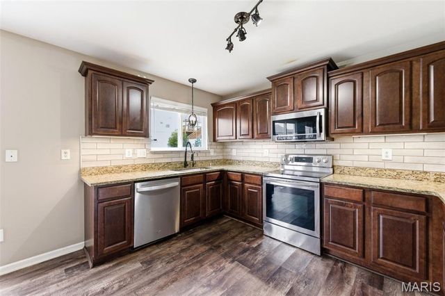313 Mahalo Drive, Moscow Mills, MO 63362