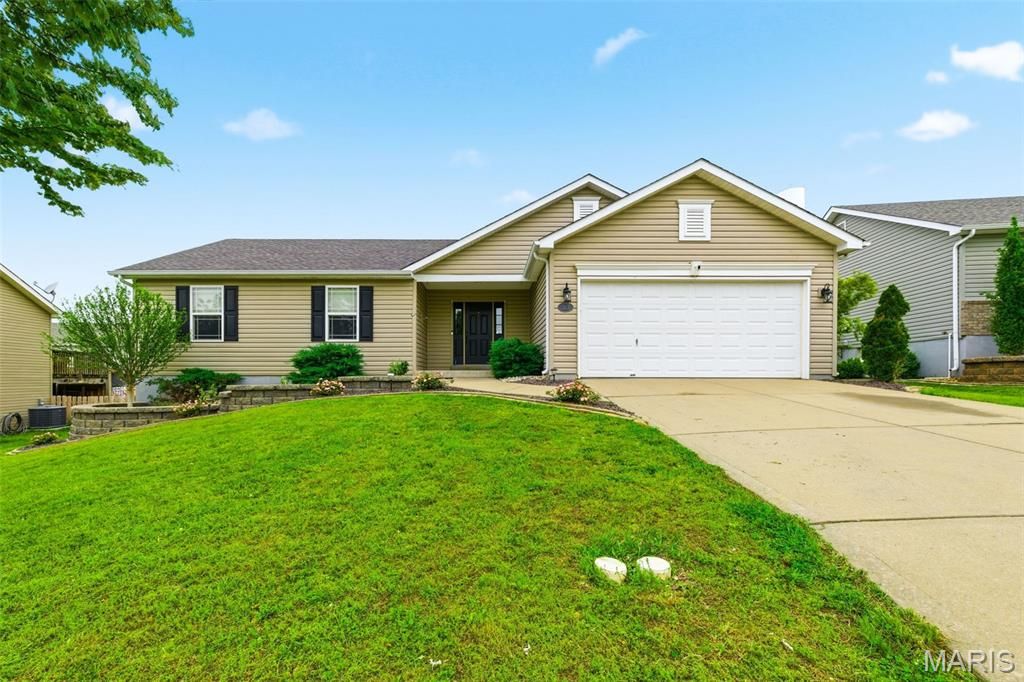 313 Mahalo Drive, Moscow Mills, MO 63362