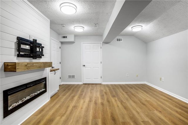 3127 Crestmont Way NW, Kennesaw, GA 30152