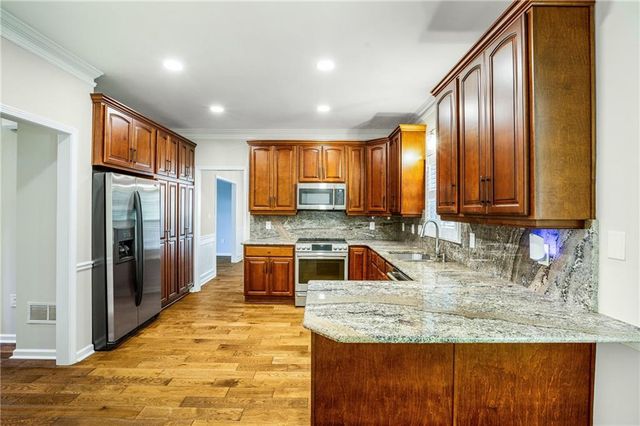 3127 Crestmont Way NW, Kennesaw, GA 30152