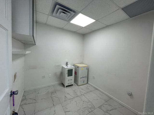 4142 College Point Boulevard 2A, Flushing, NY 11355