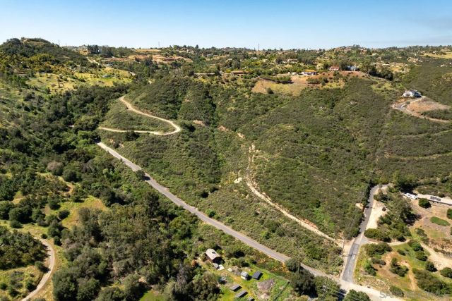 27995 Cougar Pass Rd 54, Escondido, CA 92026