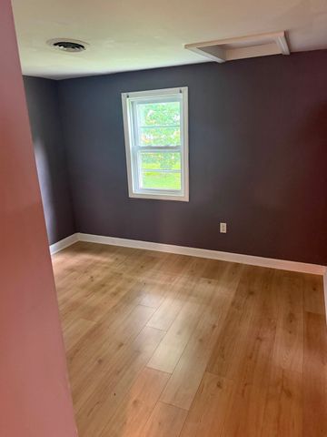 1 E Public St, Freetown, MA 02702