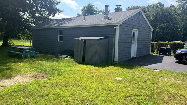 1 E Public St, Freetown, MA 02702