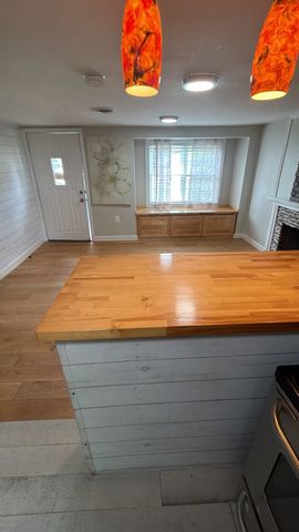1 E Public St, Freetown, MA 02702