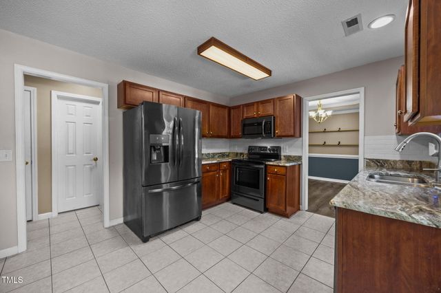 86 Pender Road, Spring Lake, NC 28390