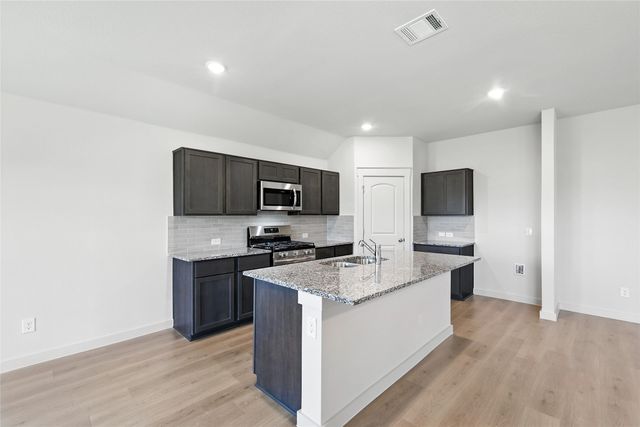 106 Patrick Henry Drive, Venus, TX 76084