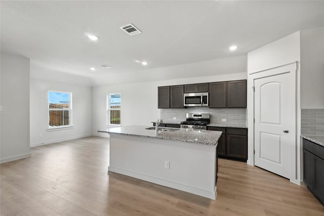 106 Patrick Henry Drive, Venus, TX 76084
