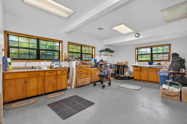 55430 E 298 Road, Monkey Island, OK 74331