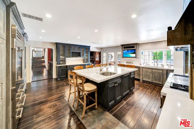 5441 Calvin Avenue, Tarzana (los Angeles), CA 91356