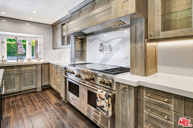 5441 Calvin Avenue, Tarzana (los Angeles), CA 91356