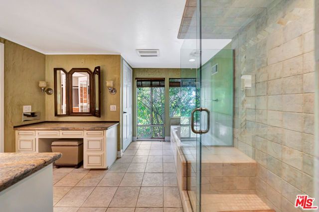 5441 Calvin Avenue, Tarzana (los Angeles), CA 91356