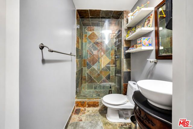 5441 Calvin Avenue, Tarzana (los Angeles), CA 91356