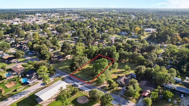 000 Winfree, Dayton, TX 77535