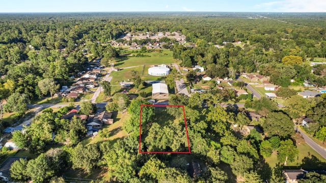 000 Winfree, Dayton, TX 77535