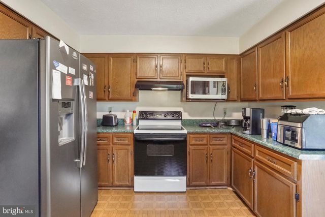 201 REBEL HILL DR, Augusta, WV 26704