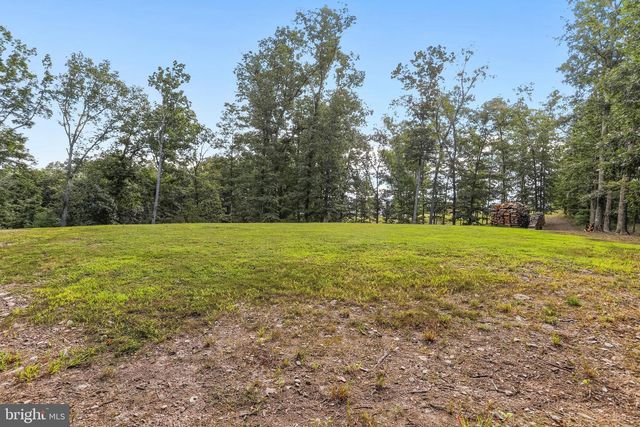 201 REBEL HILL DR, Augusta, WV 26704