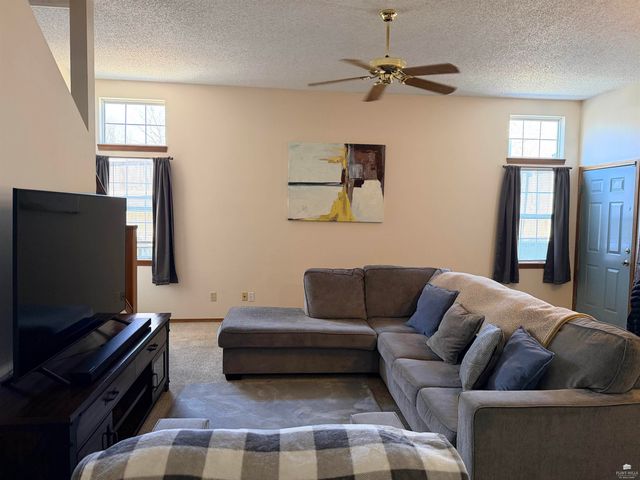 825 Mission Avenue, Manhattan, KS 66502