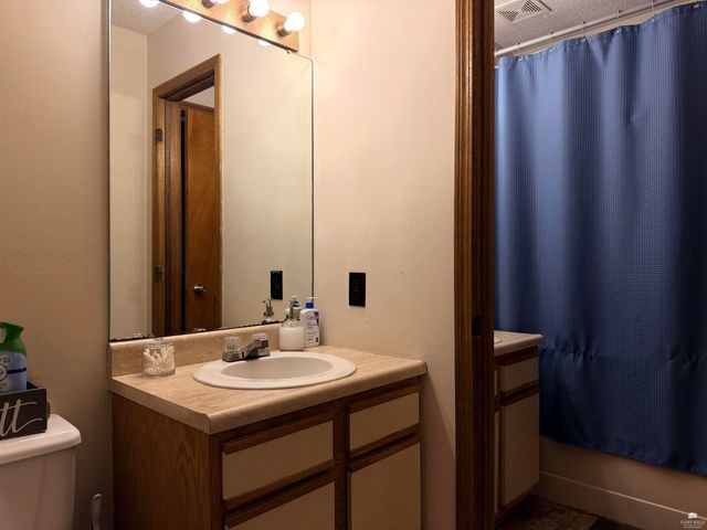 825 Mission Avenue, Manhattan, KS 66502