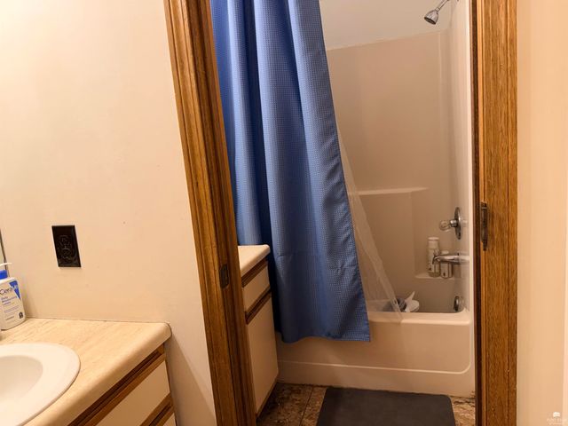 825 Mission Avenue, Manhattan, KS 66502