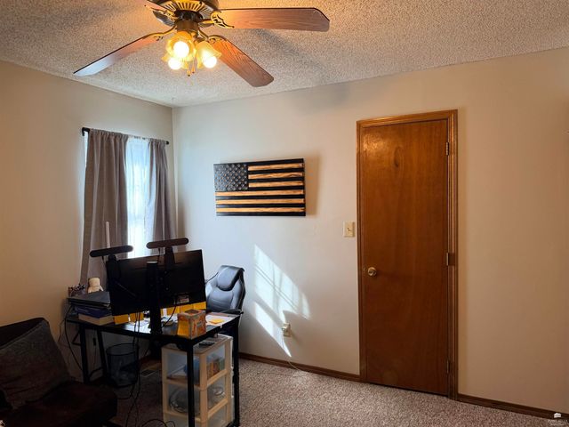 825 Mission Avenue, Manhattan, KS 66502