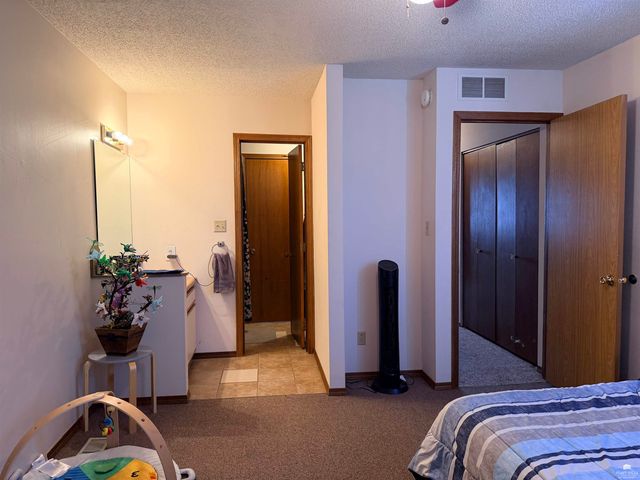 825 Mission Avenue, Manhattan, KS 66502