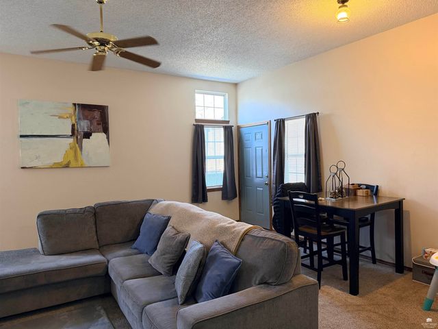 825 Mission Avenue, Manhattan, KS 66502