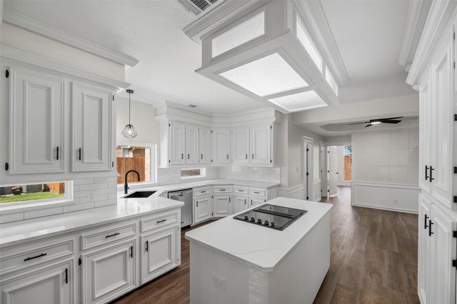 6786 Kestrel Court, Houston, TX 77069