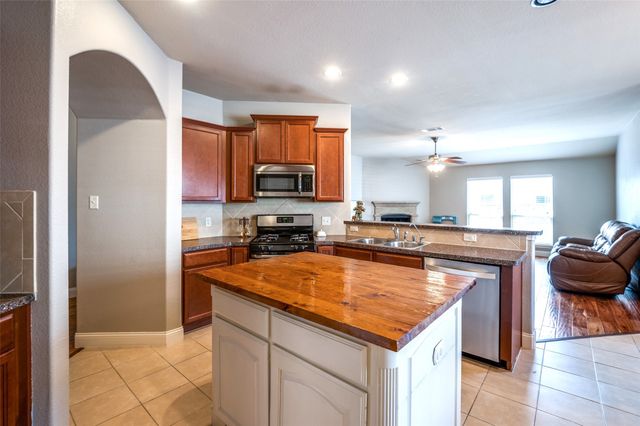 1514 San Carlos Drive, Van Alstyne, TX 75495