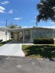 777 Walkerbilt RD 9, Naples, FL 34110