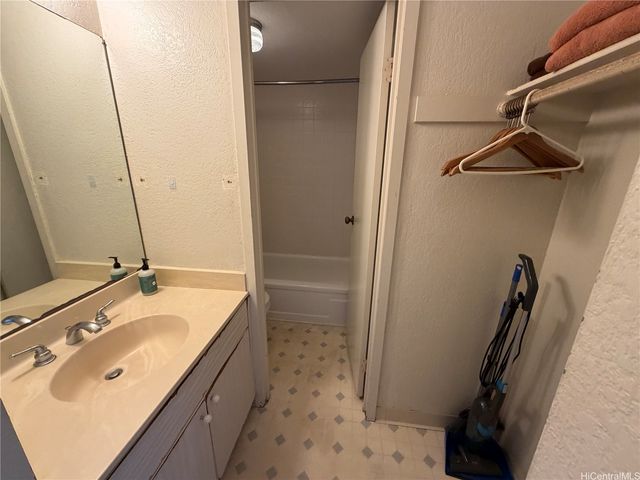 1920 Ala Moana Boulevard 1414, Honolulu, HI 96815