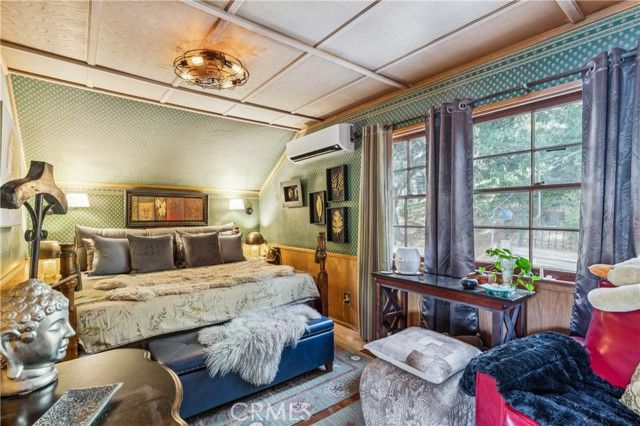 24214 Zurich, Crestline, CA 92325