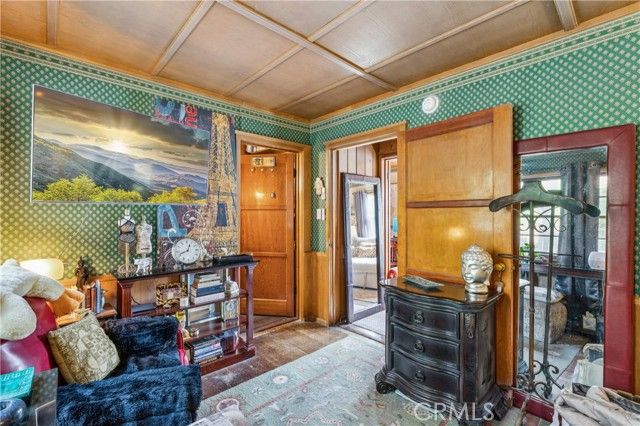 24214 Zurich, Crestline, CA 92325