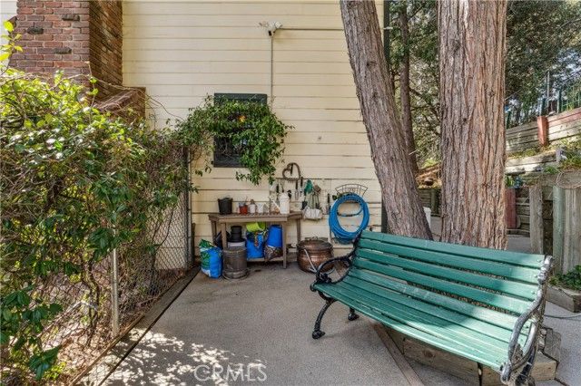 24214 Zurich, Crestline, CA 92325