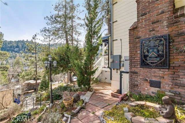 24214 Zurich, Crestline, CA 92325