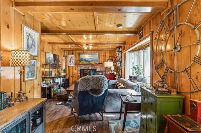 24214 Zurich, Crestline, CA 92325