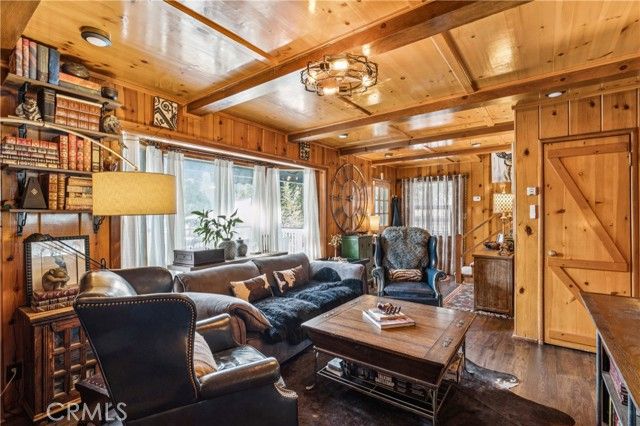 24214 Zurich, Crestline, CA 92325