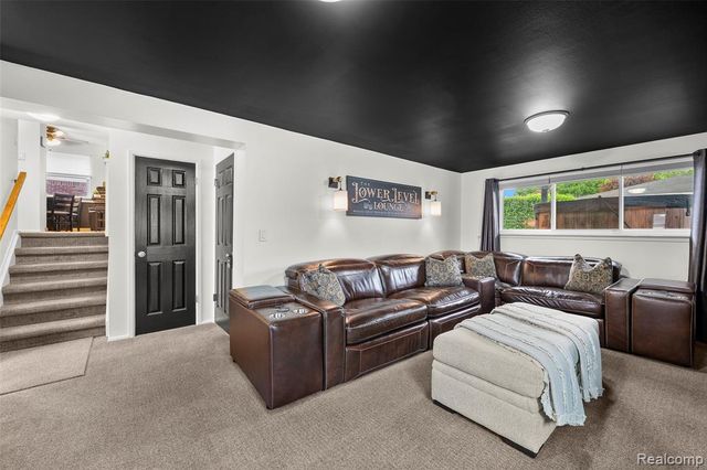 31602 Madison Avenue, Madison Heights, MI 48071