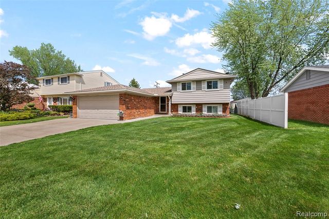 31602 Madison Avenue, Madison Heights, MI 48071