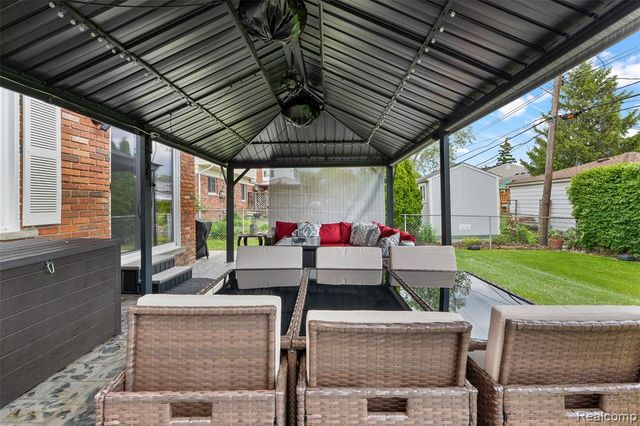 31602 Madison Avenue, Madison Heights, MI 48071