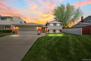 31602 Madison Avenue, Madison Heights, MI 48071