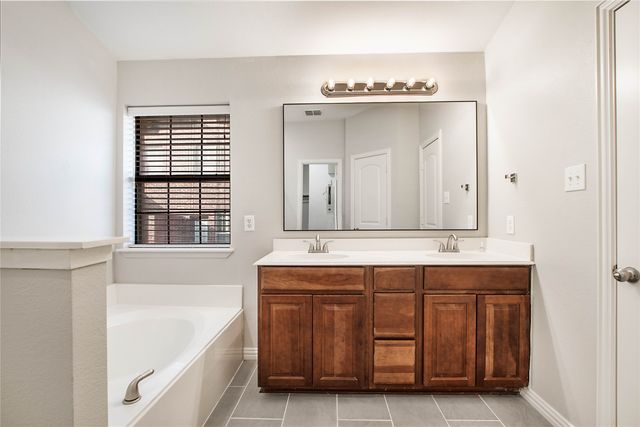 1511 Biltmore Lane, Irving, TX 75063