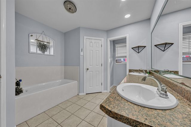 1557 Woodbee Court, Azle, TX 76020