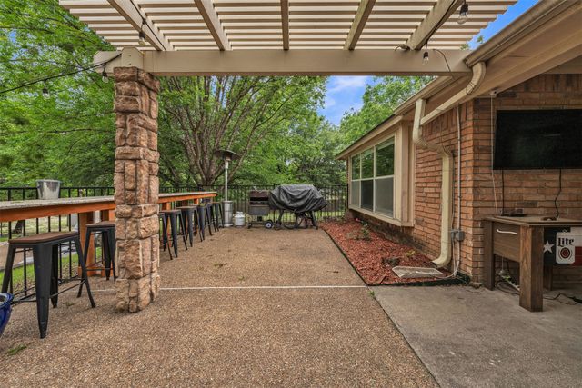 1557 Woodbee Court, Azle, TX 76020